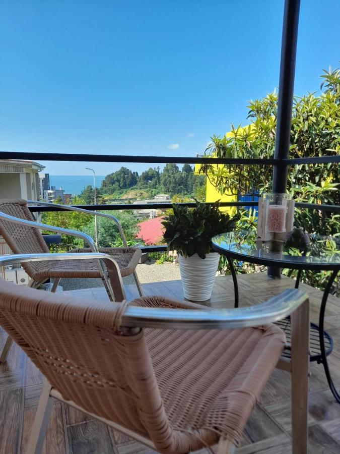 Kemeni Garden Hotel Батуми Екстериор снимка