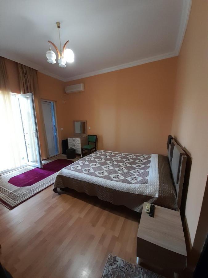 Kemeni Garden Hotel Батуми Екстериор снимка
