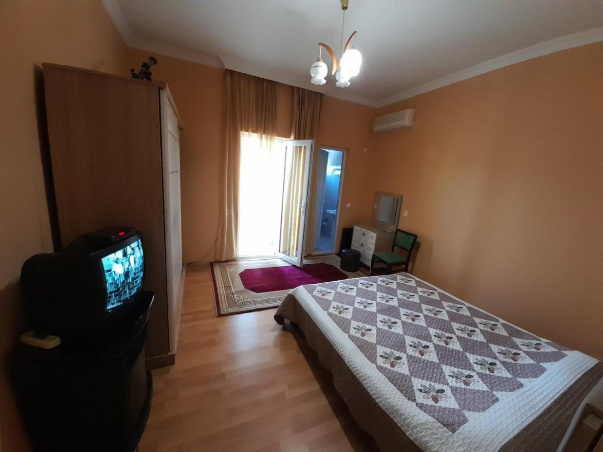 Kemeni Garden Hotel Батуми Екстериор снимка