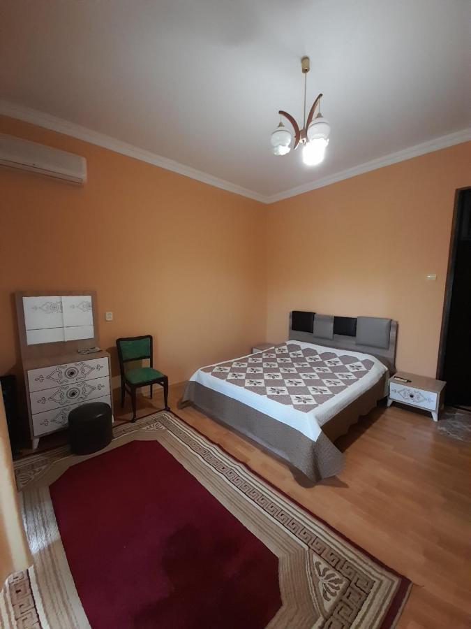 Kemeni Garden Hotel Батуми Екстериор снимка