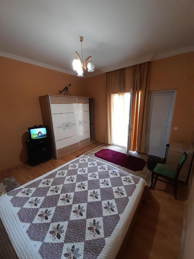 Kemeni Garden Hotel Батуми Екстериор снимка