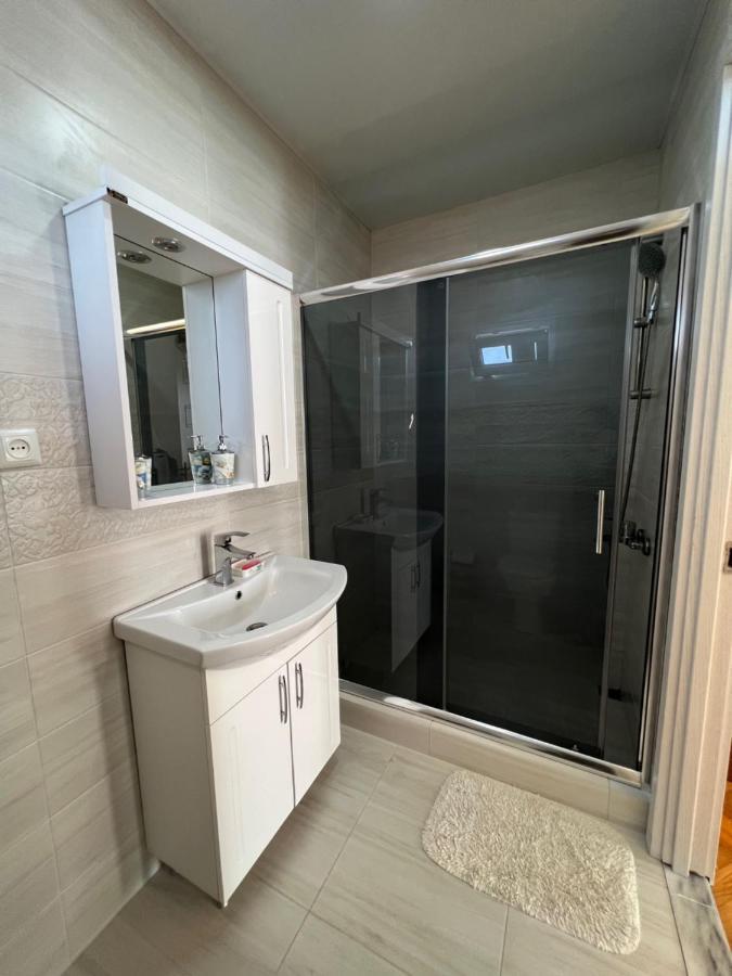 Kemeni Garden Hotel Батуми Екстериор снимка
