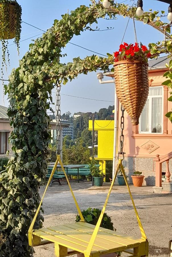 Kemeni Garden Hotel Батуми Екстериор снимка