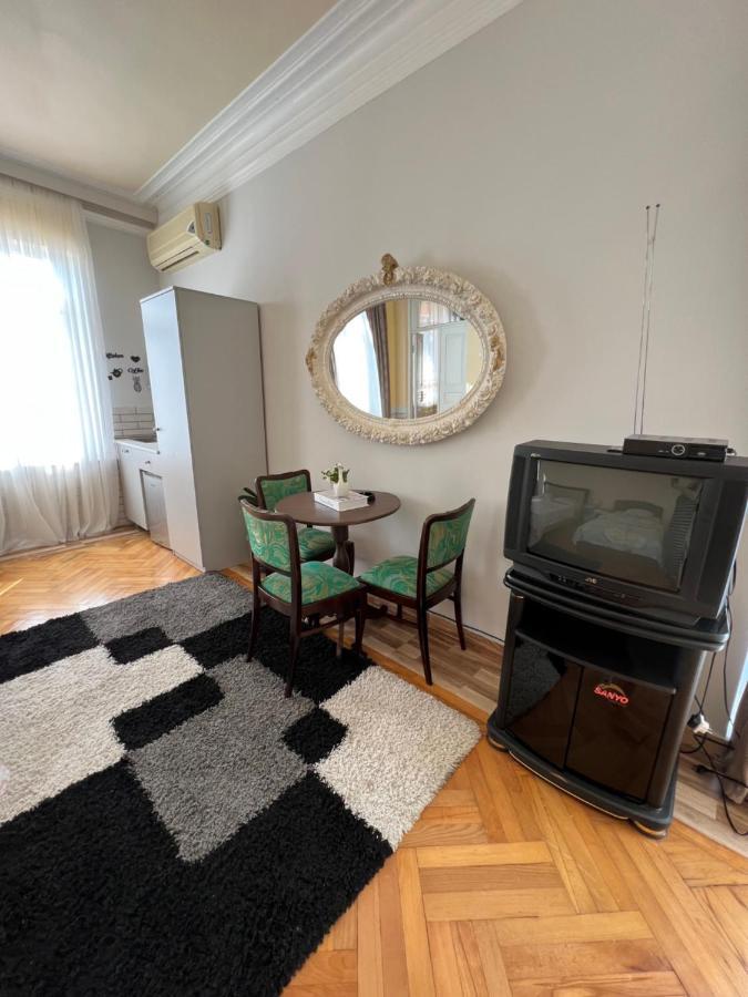 Kemeni Garden Hotel Батуми Екстериор снимка