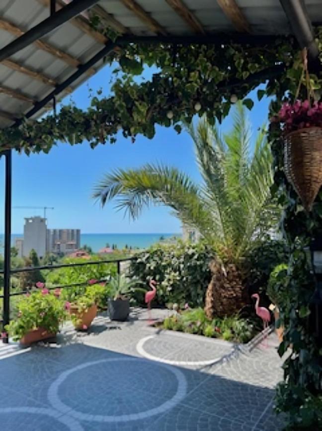 Kemeni Garden Hotel Батуми Екстериор снимка