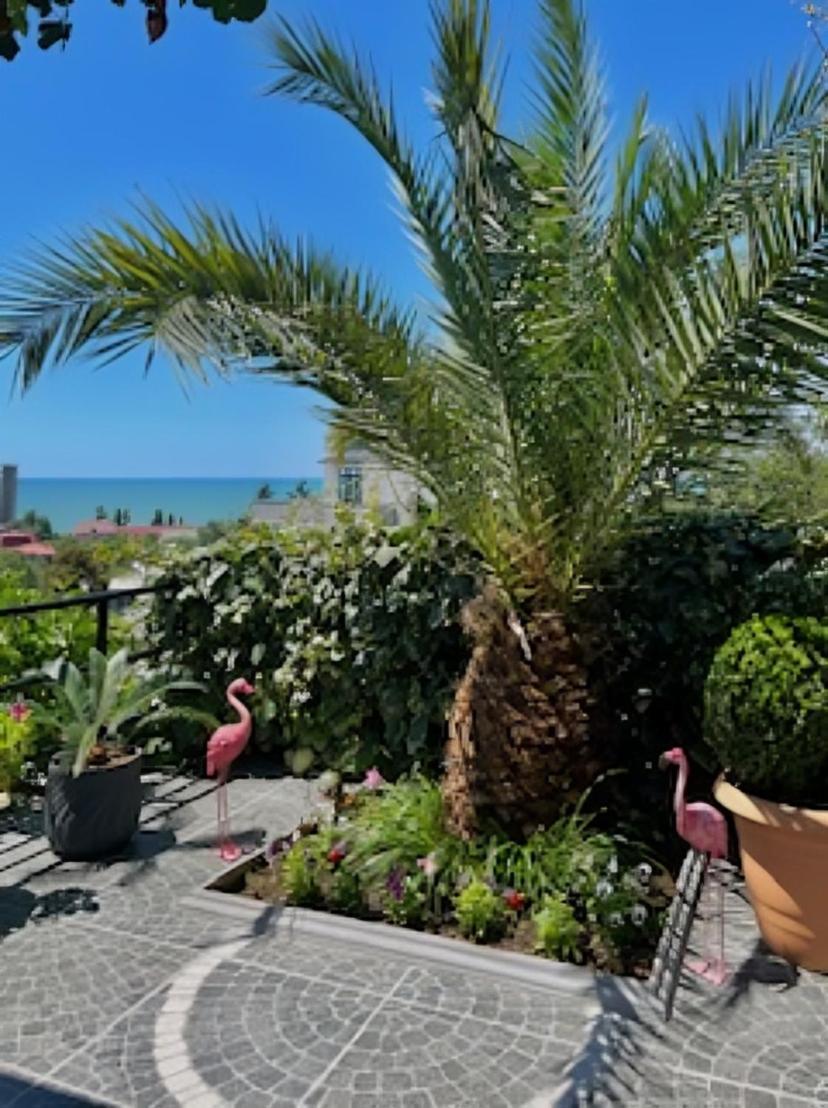 Kemeni Garden Hotel Батуми Екстериор снимка