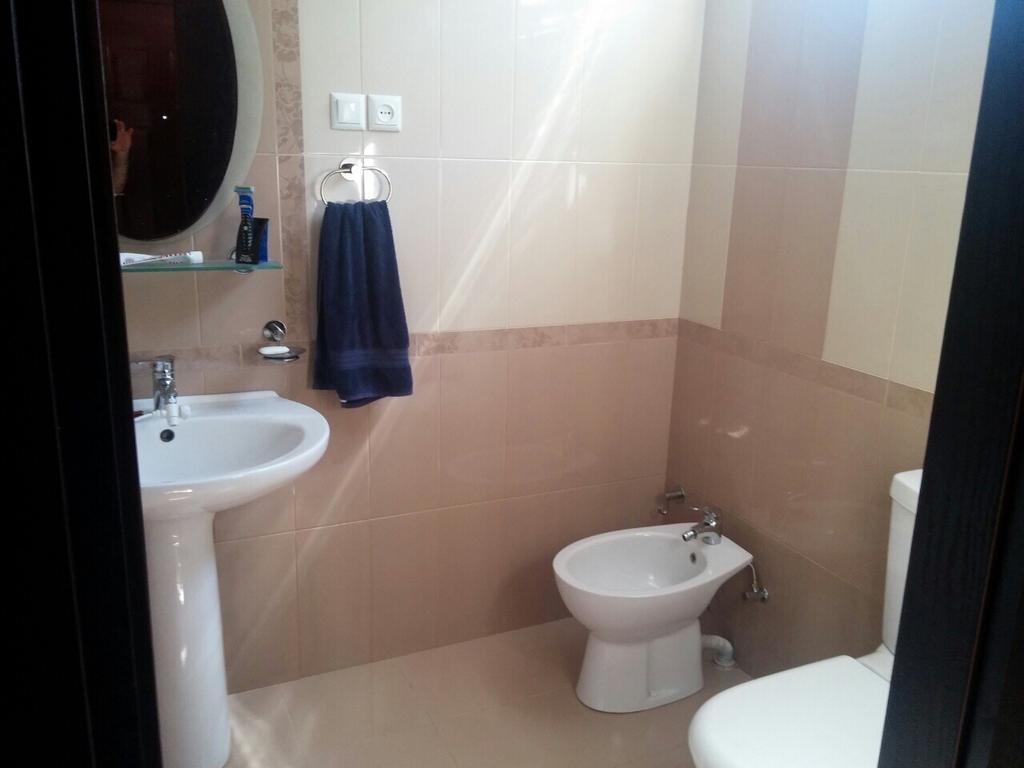 Kemeni Garden Hotel Батуми Екстериор снимка